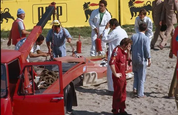 Powerful image of Team Lotus chief mechanic Eddie Dennis on the scene of Jochen Rindt