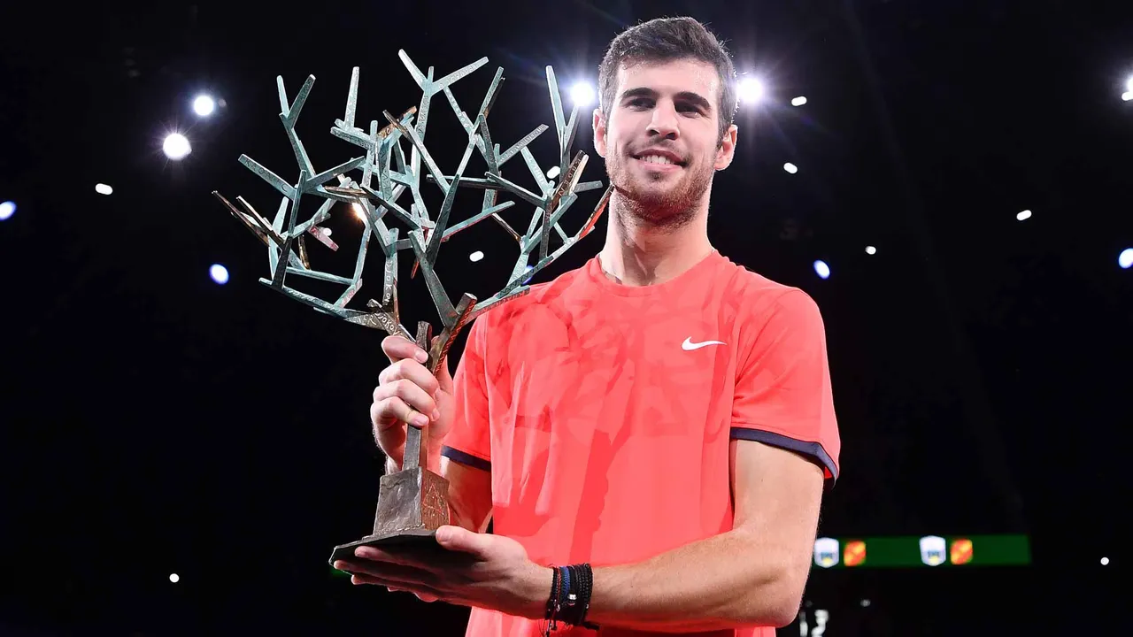 paris-2018-khachanov-trophy.jpg